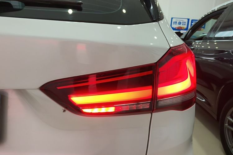 BMW X1 2021 car image #8