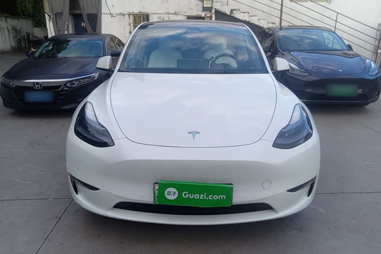 Tesla Model Y 2023 #3 Tesla Model Y 2023 car image #3