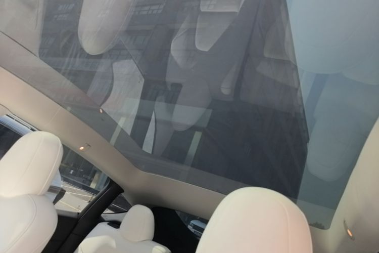 Tesla Model Y 2021 #18 Tesla Model Y 2021 car image #18