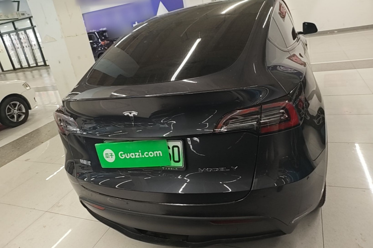 Tesla Model Y 2024 #4 Tesla Model Y 2024 immagine di auto #4