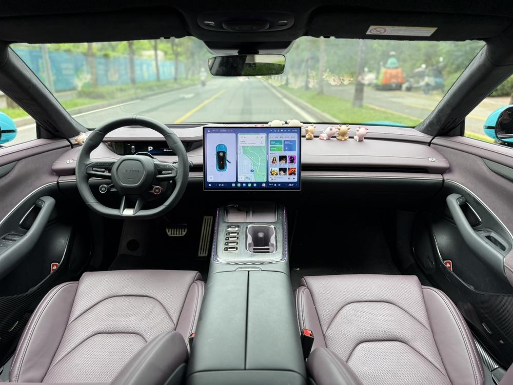 MI SU7 2024 immagine di auto #7