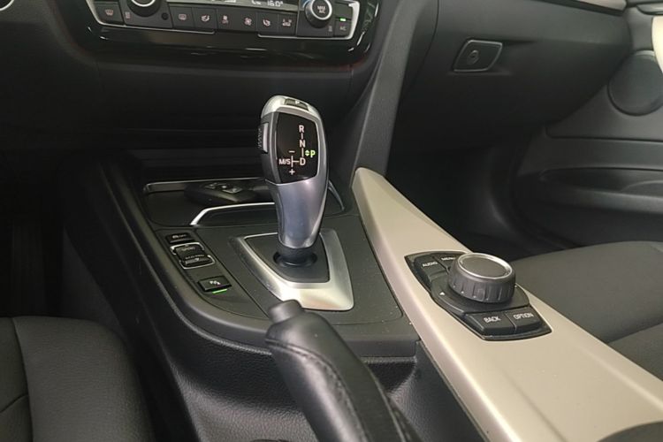 BMW 3 Series GT 2017 #18 BMW 3 Series GT 2017 car image #18