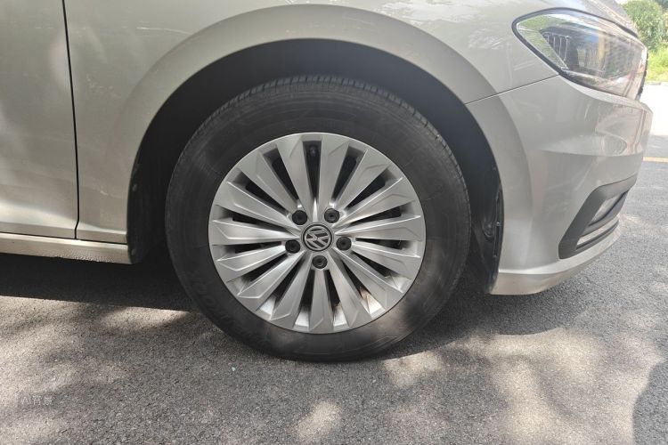 Volkswagen Lavida 2019 car image #9