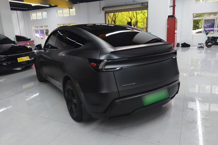 Tesla Model Y 2025 #7 Tesla Model Y 2025 car image #7