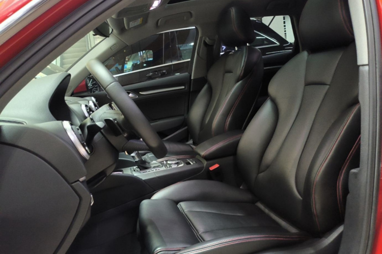 Audi A3 2018 car image #15