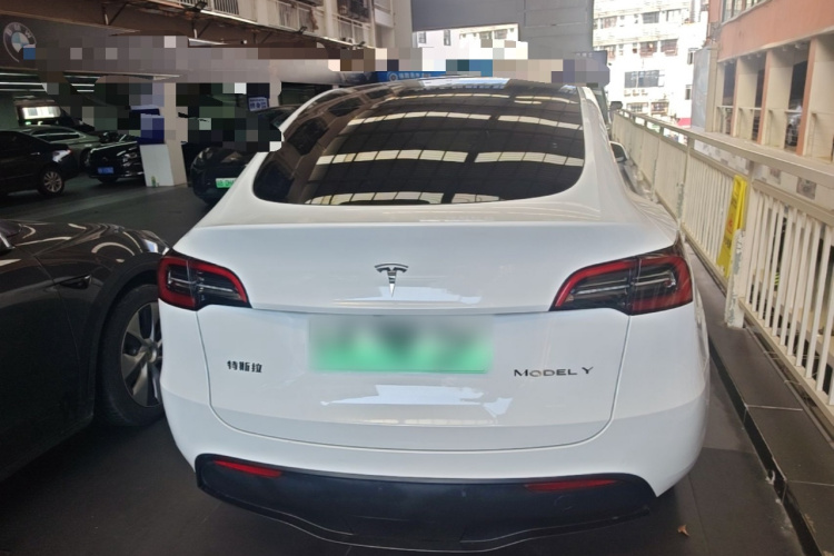 Tesla Model Y 2023 #6 Tesla Model Y 2023 immagine di auto #6