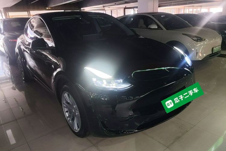 Tesla Model Y 2023 #4 Tesla Model Y 2023 car image #4