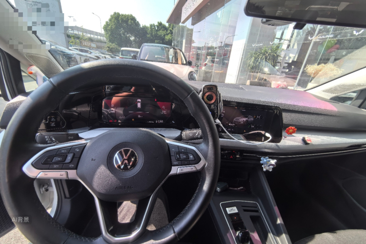 Volkswagen Golf 2021 car image #12