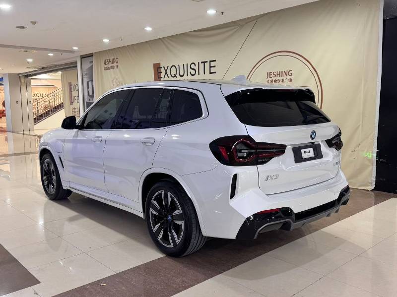 BMW iX3 2023 изображение автомобиля #7