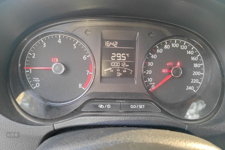 Volkswagen Polo 2016 car image #14