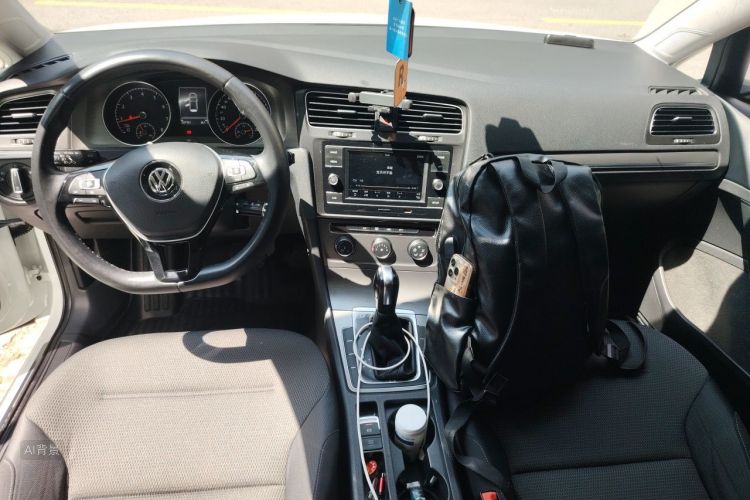 Volkswagen Golf 2016 car image #11