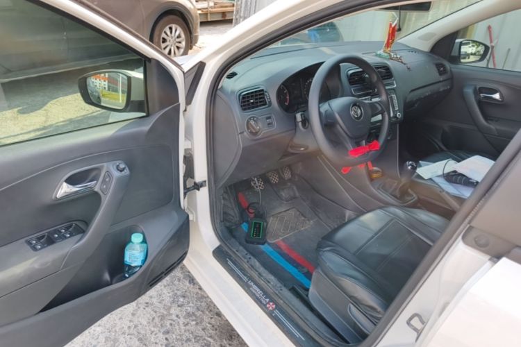 Volkswagen Polo 2017 car image #16