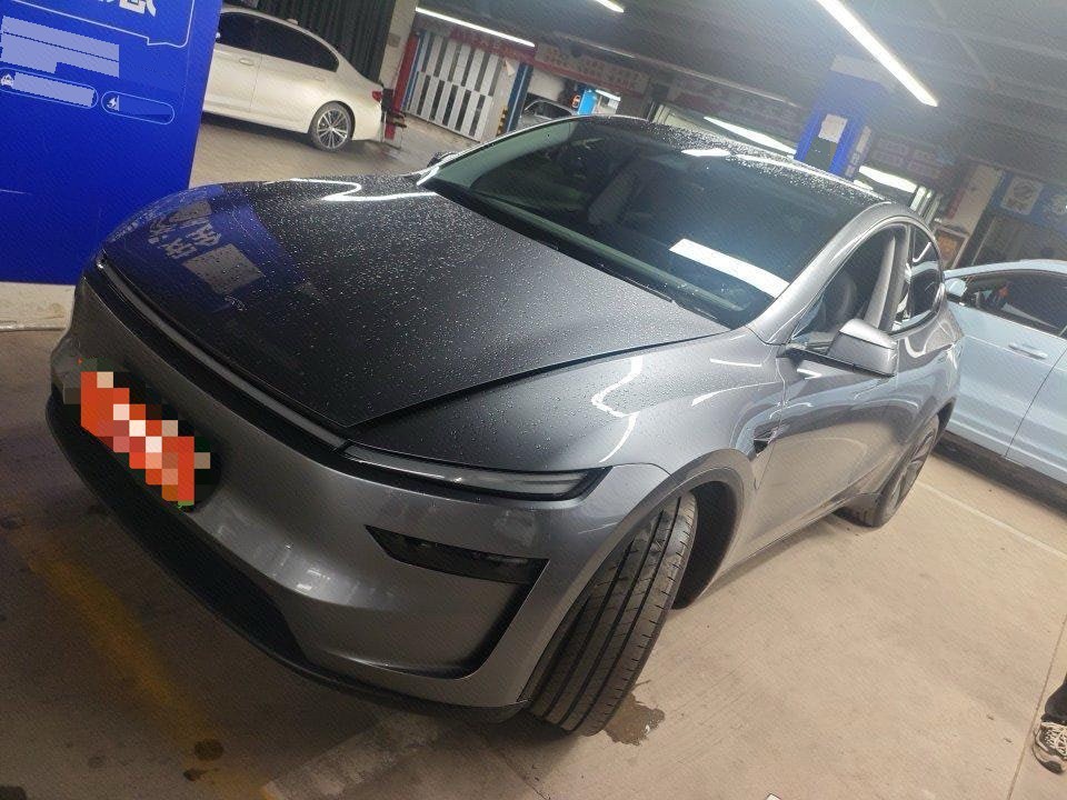 Tesla Model Y 2025 Tesla Model Y 2025 immagine di auto