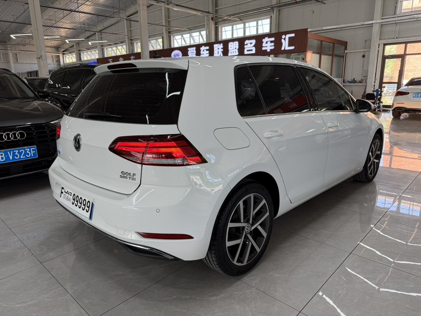 Volkswagen Golf 2020 car image #9