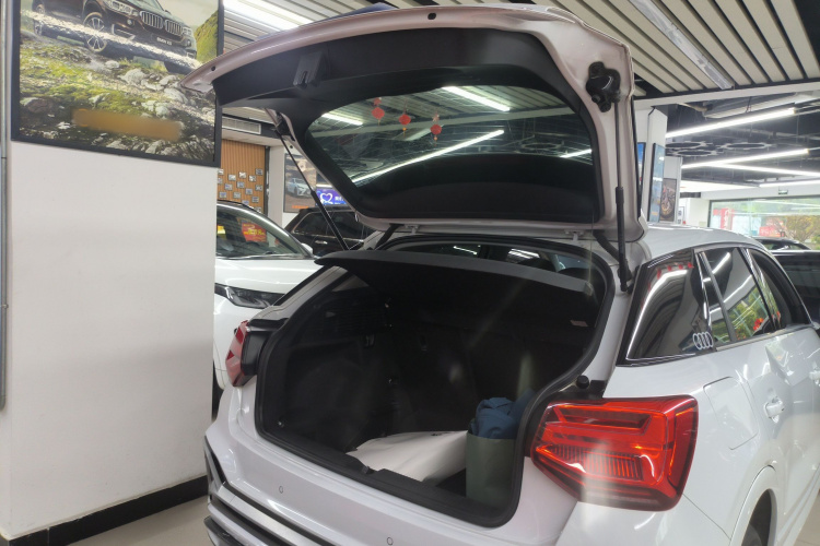 Audi Q2L 2023 imagem de carro #19