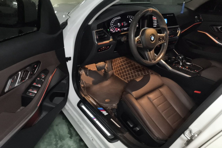 BMW 3 Series 2020 car image #9