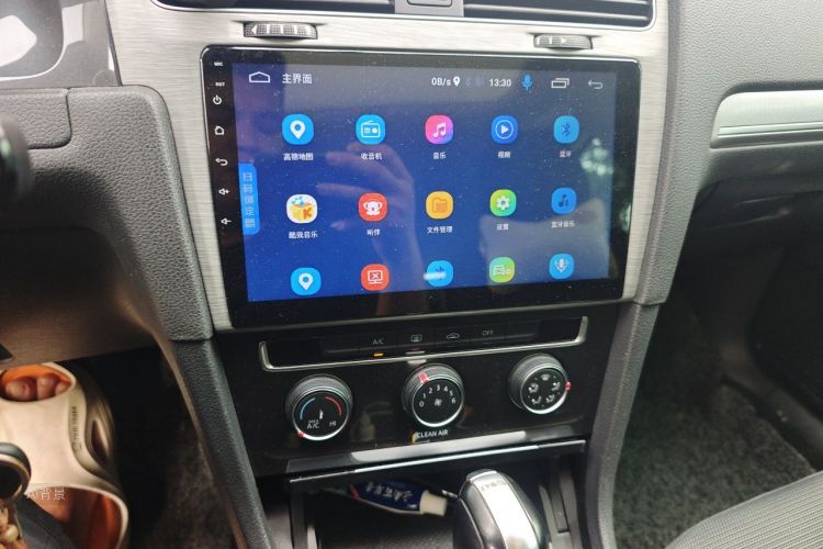 Volkswagen Golf 2019 car image #15