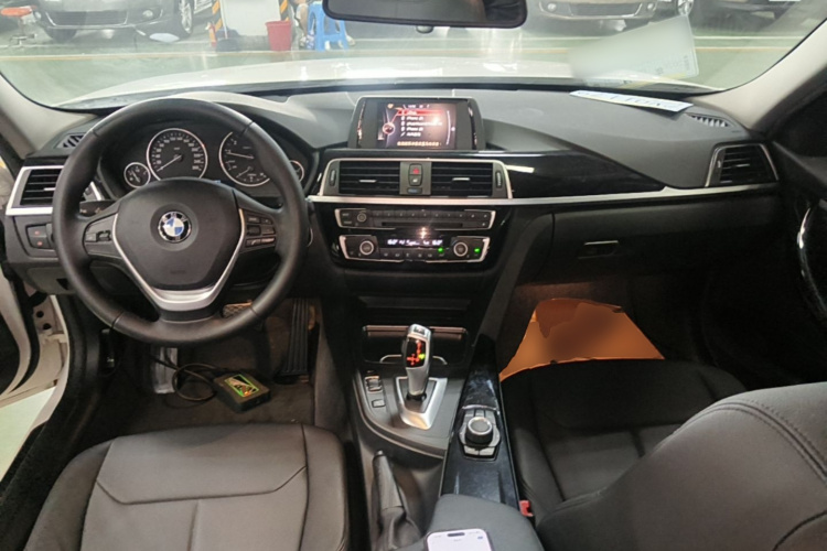 BMW 3 Series 2017 #10 BMW 3 Series 2017 car image #10