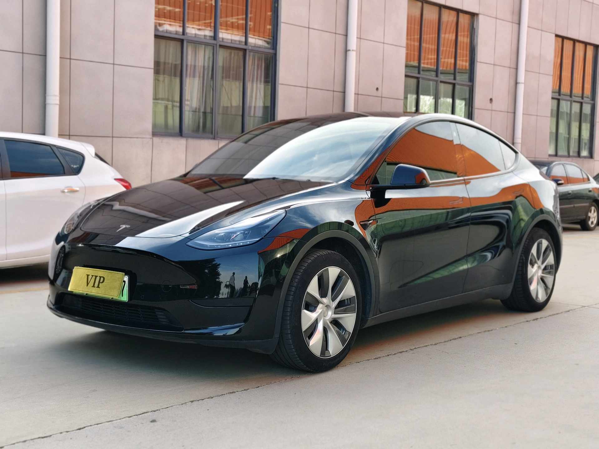 Tesla Model Y 2022 Tesla Model Y 2022 car image