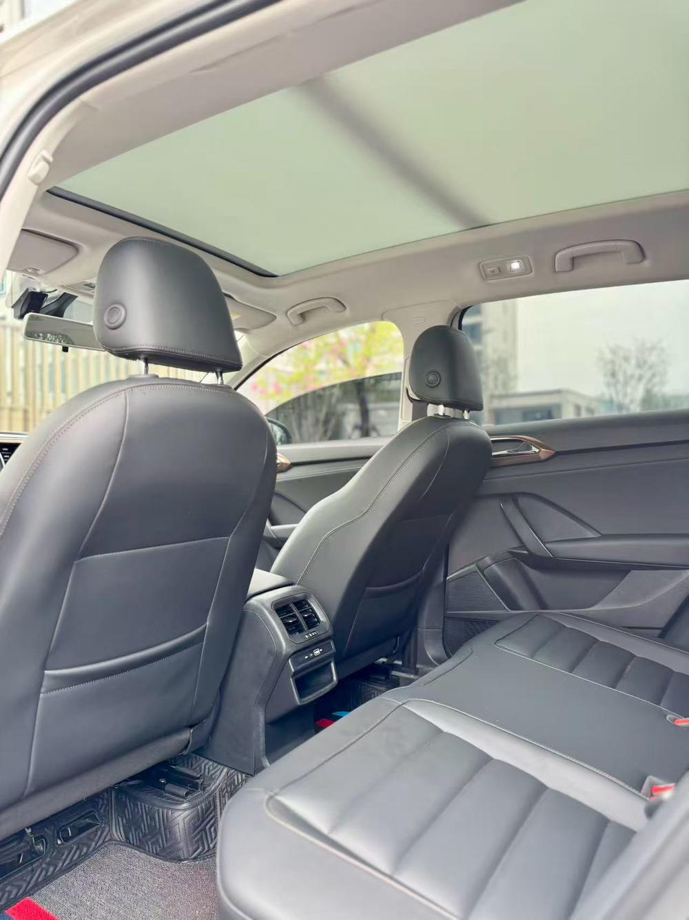 Volkswagen Tharu 2020 car image #10