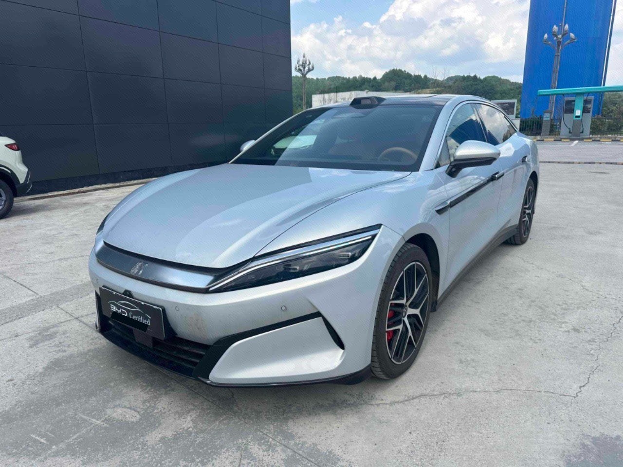 BYD HanL 2025 car image 