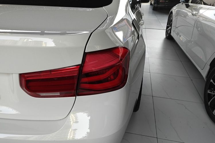 BMW 3 Series 2017 #8 BMW 3 Series 2017 car image #8