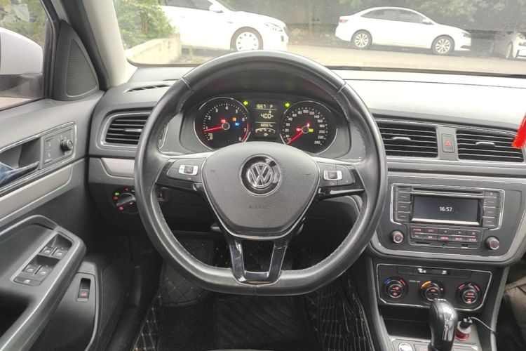 Volkswagen Lavida 2017 car image #11
