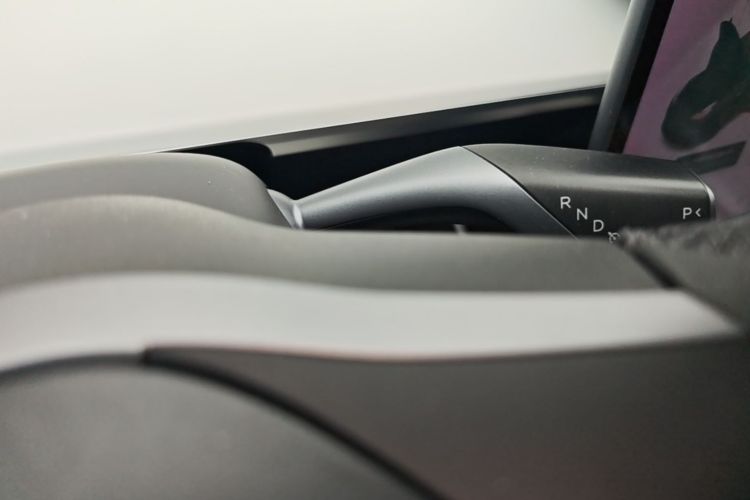 Tesla Model 3 2020 car image #14