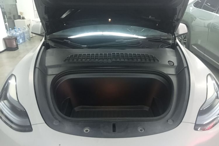 Tesla Model Y 2023 #20 Tesla Model Y 2023 car image #20