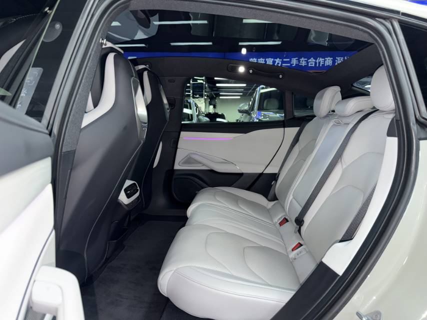 MI SU7 2024 car image #6