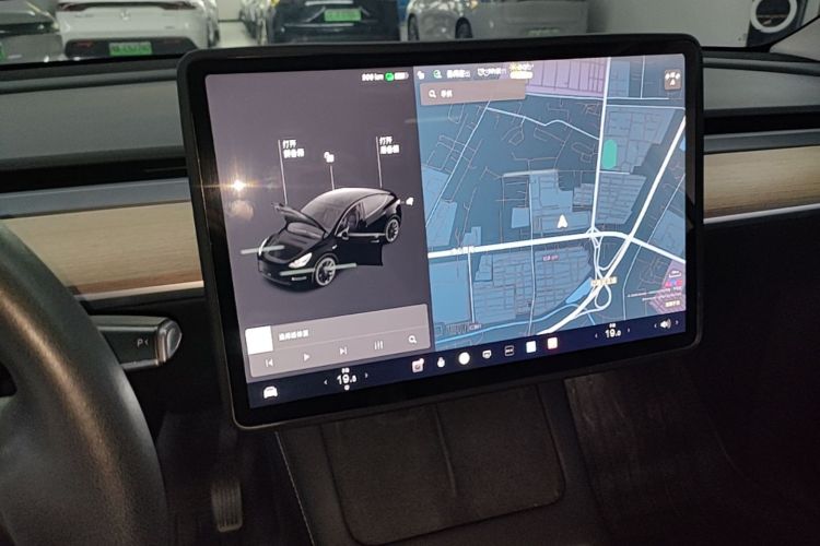 Tesla Model Y 2022 #13 Tesla Model Y 2022 car image #13