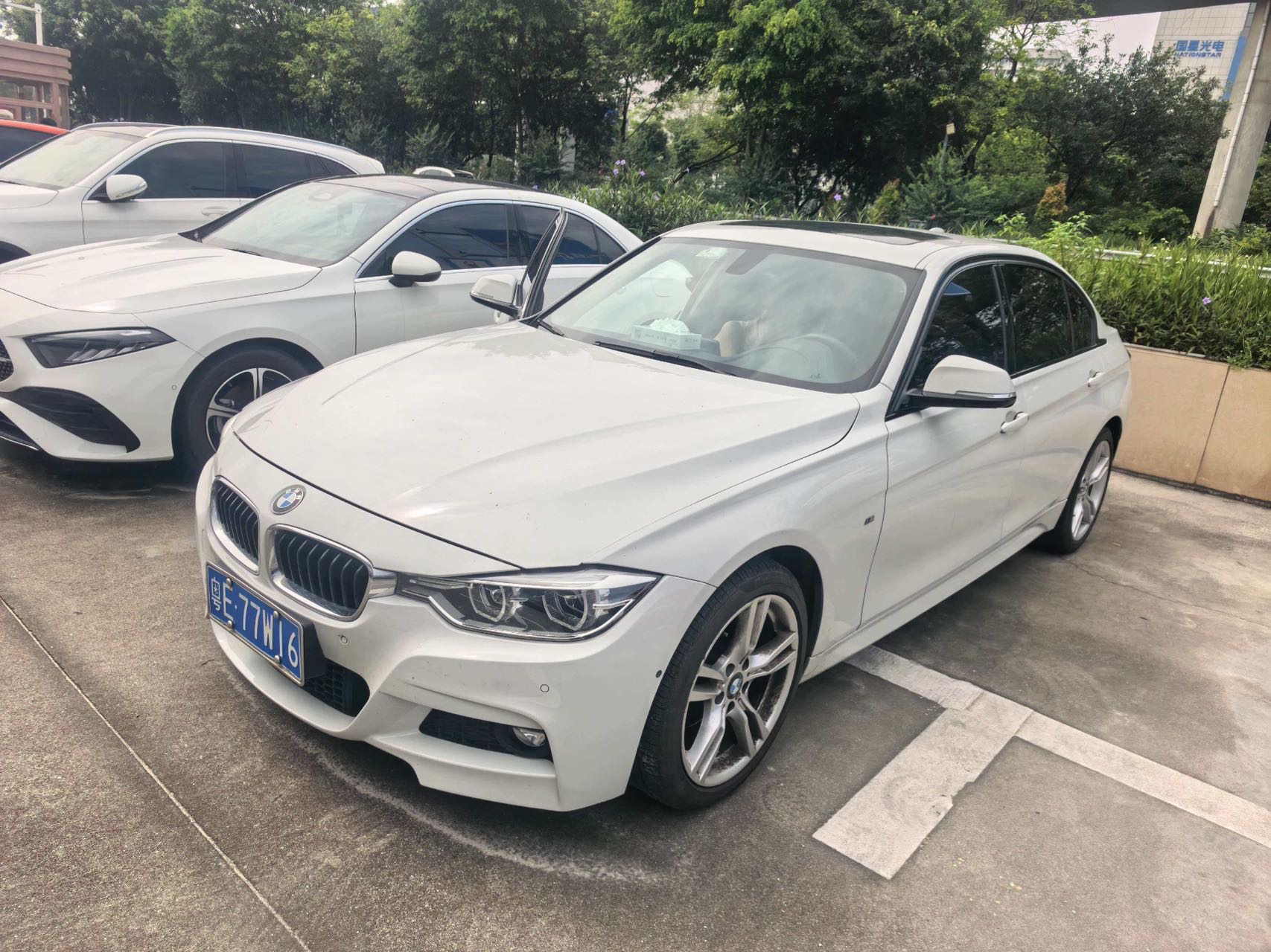 BMW 3 Series 2018 car image 
