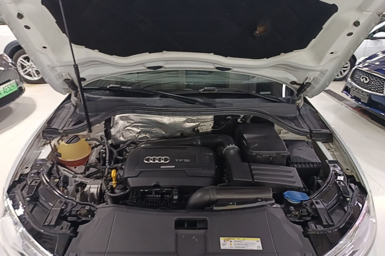Audi Q3 2016 car image #20