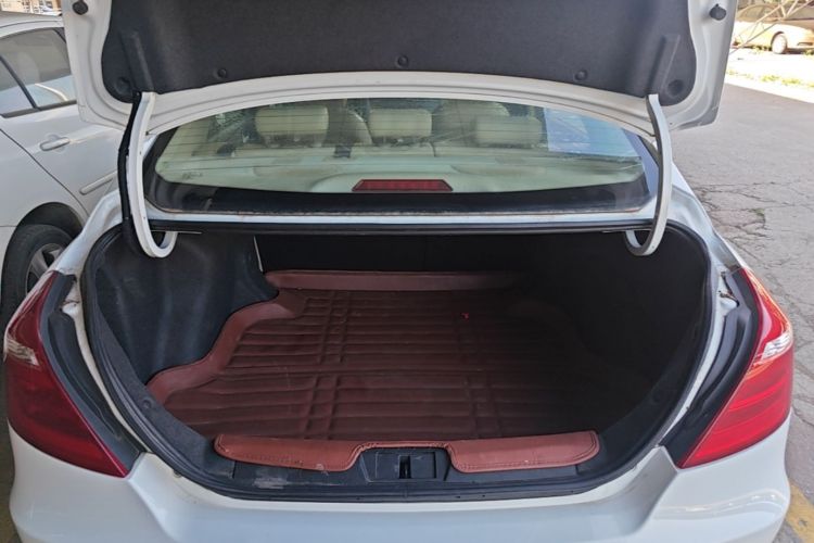 GEELY Emgrand 2018 car image #19