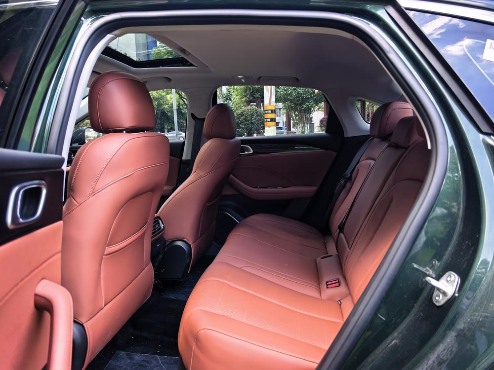 GEELY Emgrand 2025 car image #15