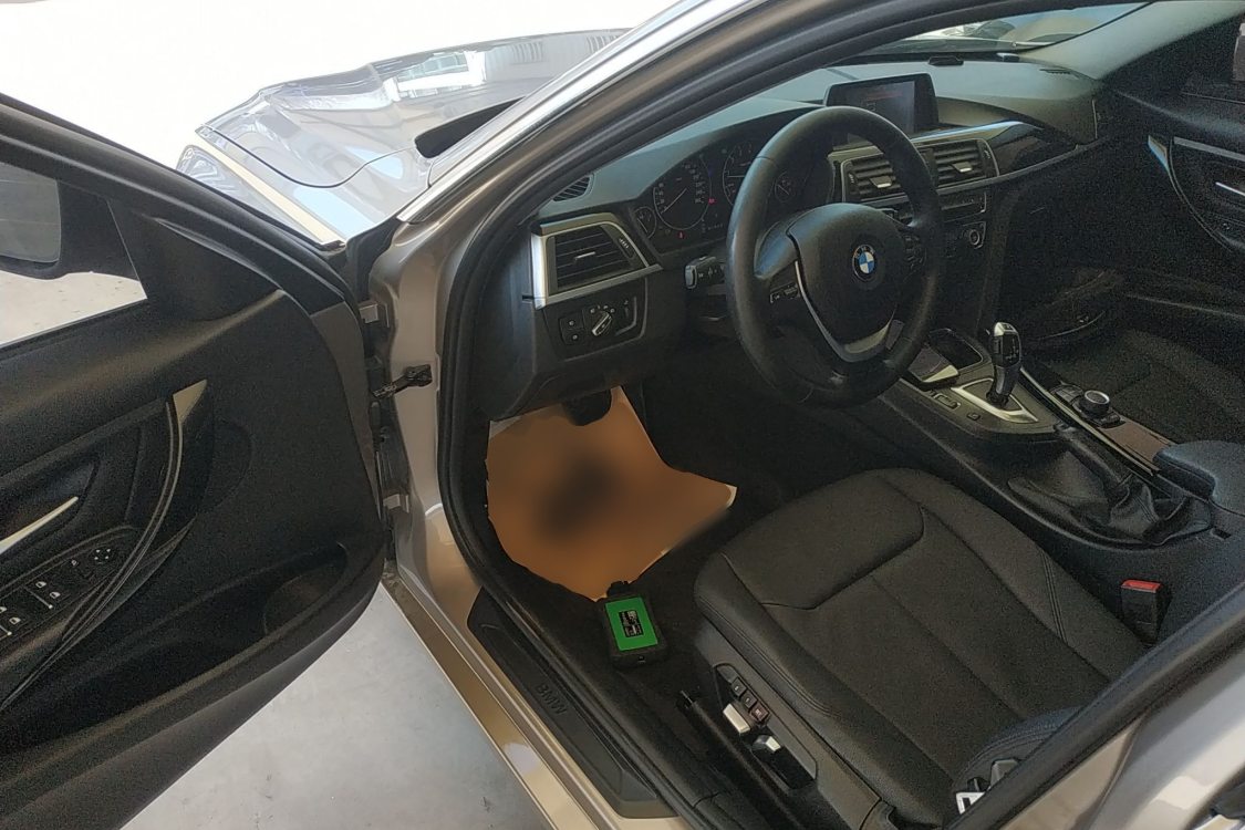 BMW 3 Series 2016 car image #12