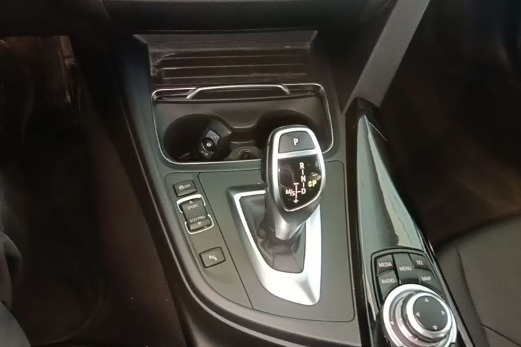BMW 3 Series 2017 image de voiture #17