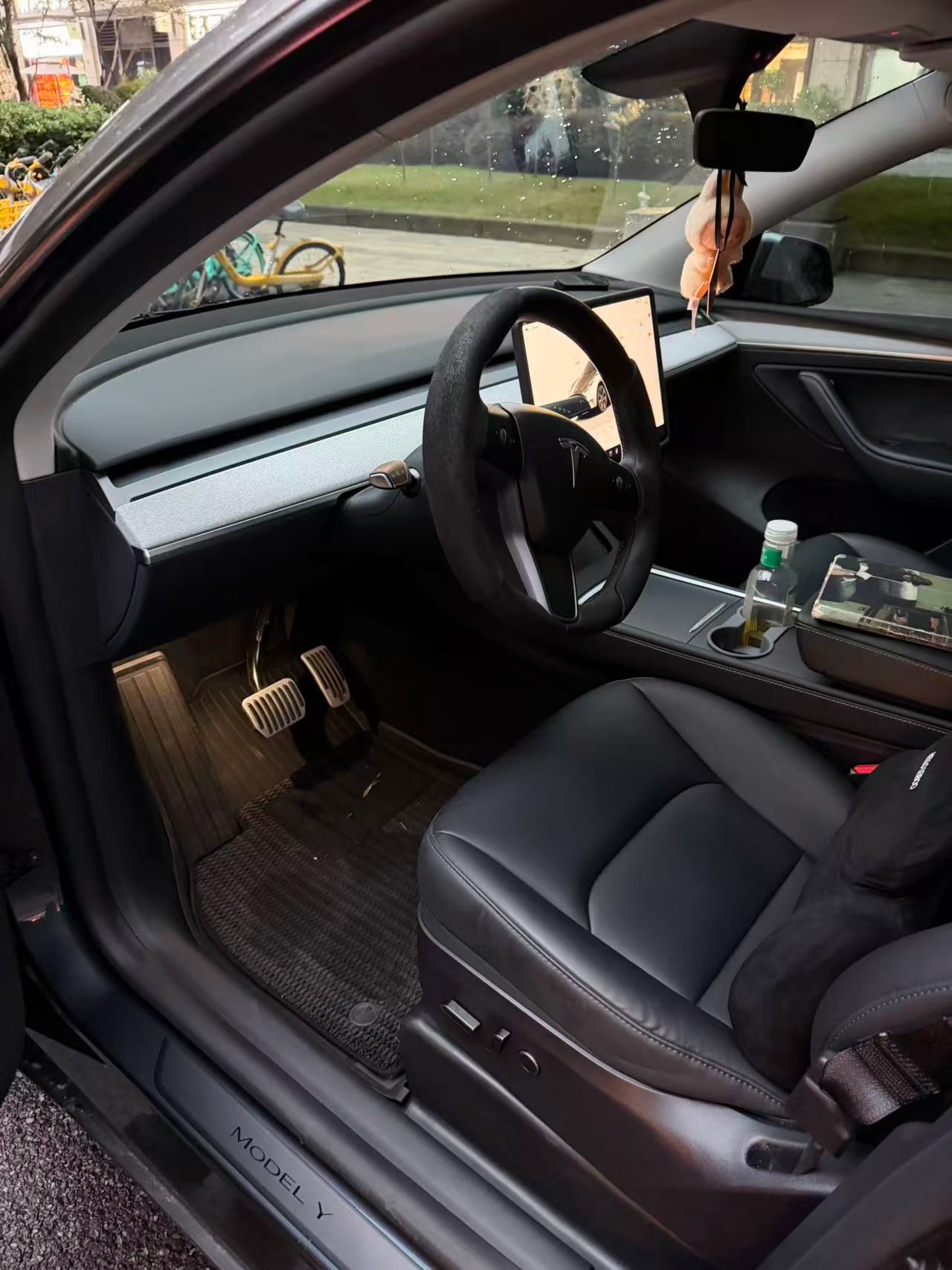 Tesla Model Y 2024 car image #8