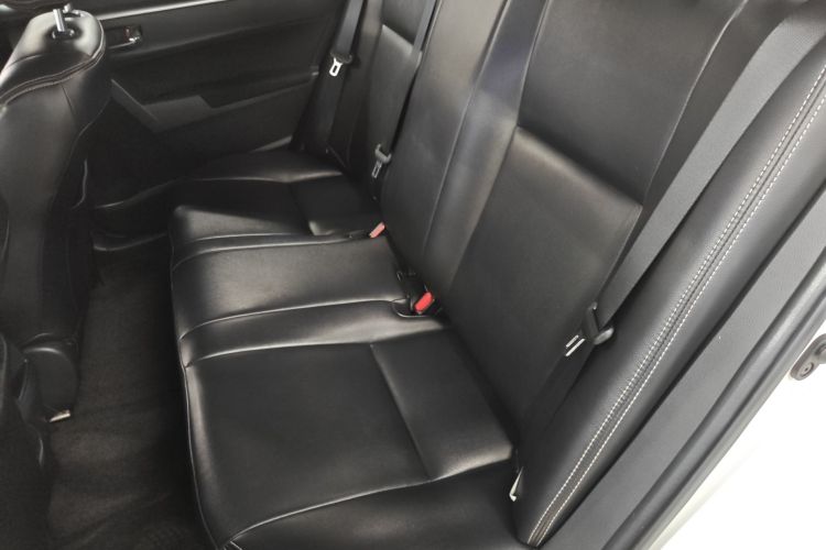 Toyota Corolla 2018 car image #17