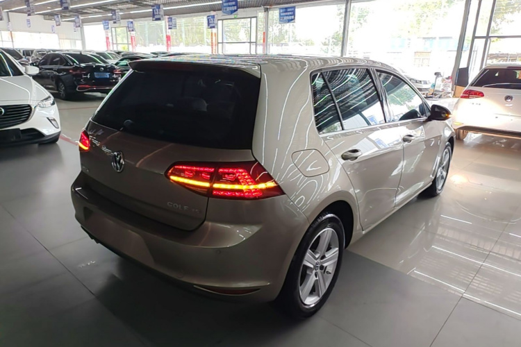 Volkswagen Golf 2015 car image #7
