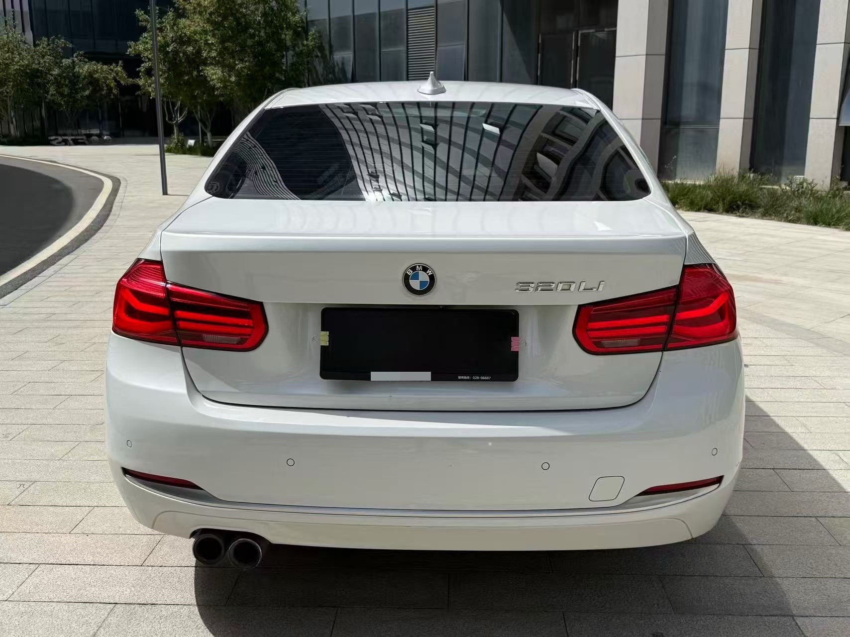 BMW 3 Series 2018 immagine di auto #7