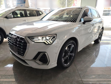 Audi Q3 2022 car image 
