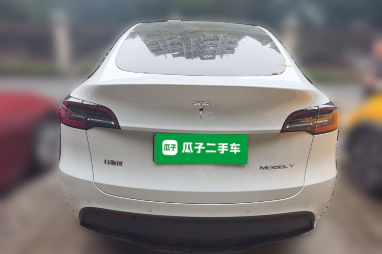 Tesla Model Y 2023 #4 Tesla Model Y 2023 car image #4
