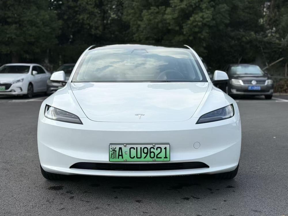 Tesla Model 3 2025 #2 Tesla Model 3 2025 car image #2
