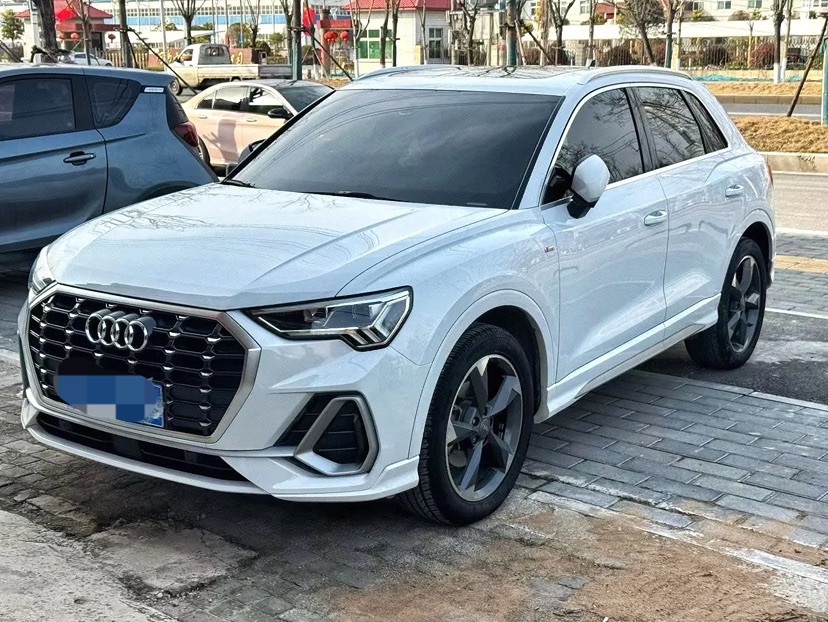 Audi Q3 2019 car image 