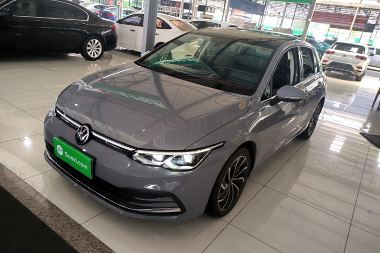 Volkswagen Golf 2021 car image #2