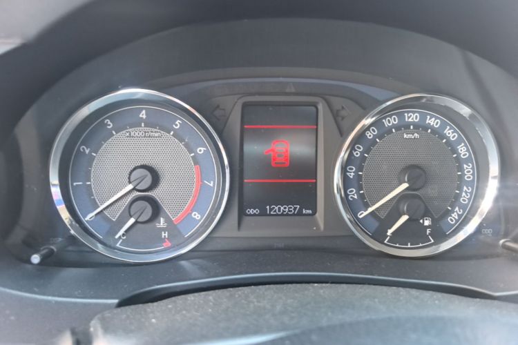 Toyota Corolla 2015 car image #12