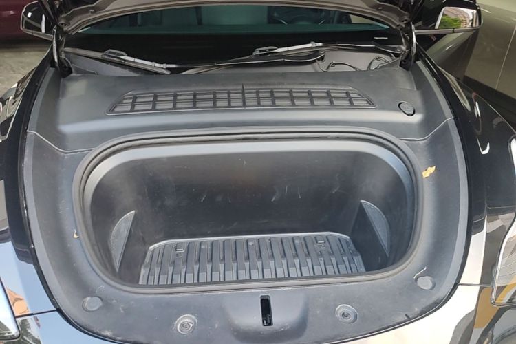 Tesla Model Y 2023 immagine di auto #20