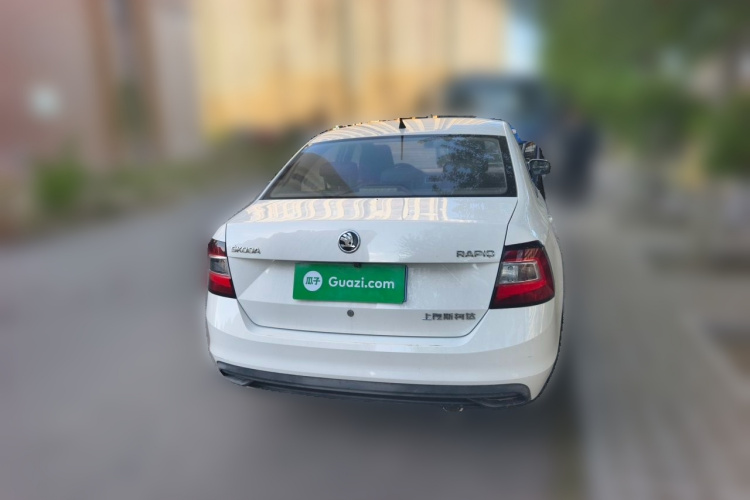 Skoda Rapid 2018 #4 Skoda Rapid 2018 image de voiture #4