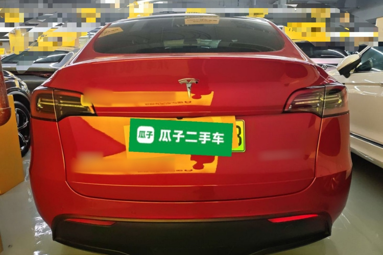 Tesla Model Y 2023 #4 Tesla Model Y 2023 car image #4